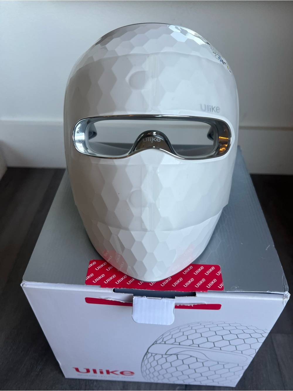 White LED Facial Mask for Skincare Treatment